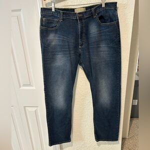Wrangler Blue Straight Relaxed Fit Jeans Classic Denim mens size 38W 32L.